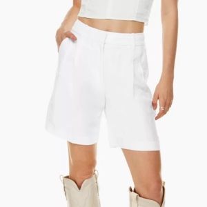 Never worn Aritzia white linen effortless shorts